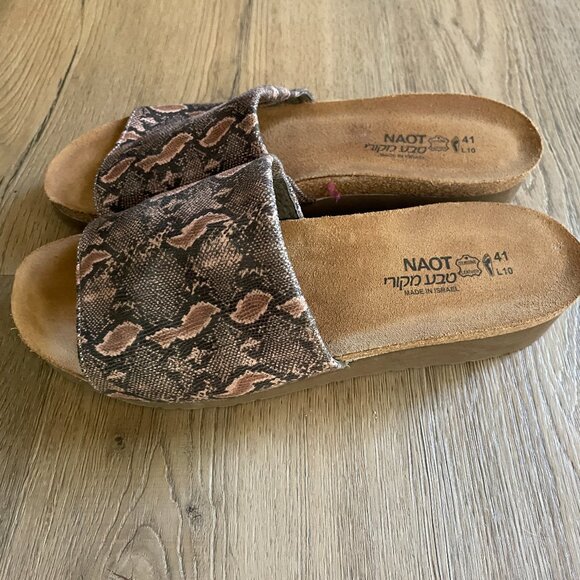 Naot Alana Slide Sandals Python Snake Print Stretch Resort Casual Size 41/10 - Picture 1 of 8